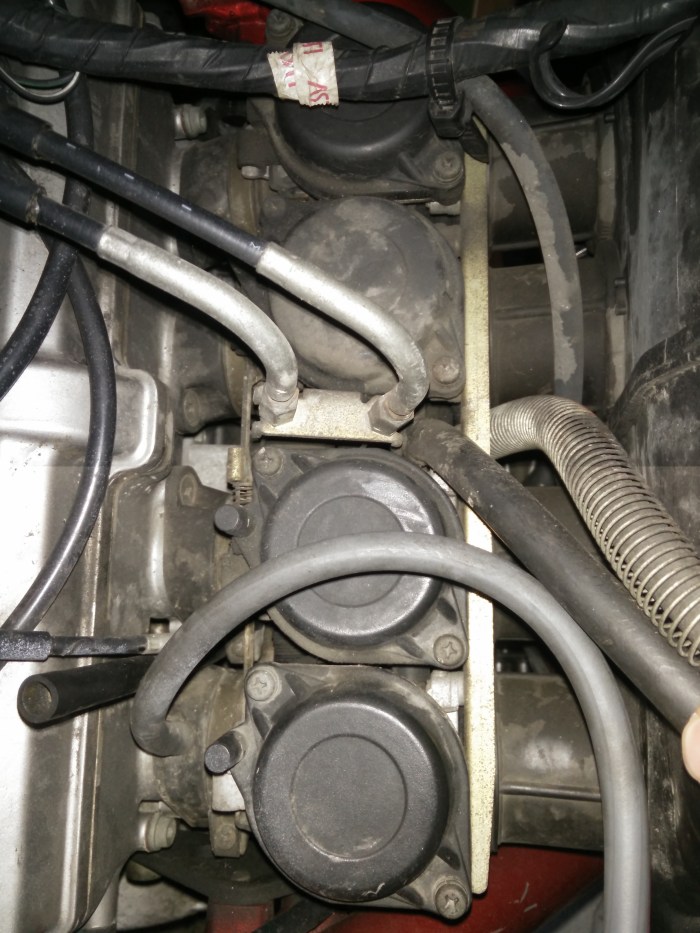 Bandit GSF250SV carb IMG_20160102_162902